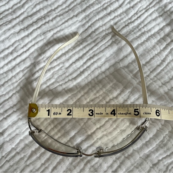 Foster Grant Silver Frameless Non-Polarized Sunglasses - Picture 4 of 5